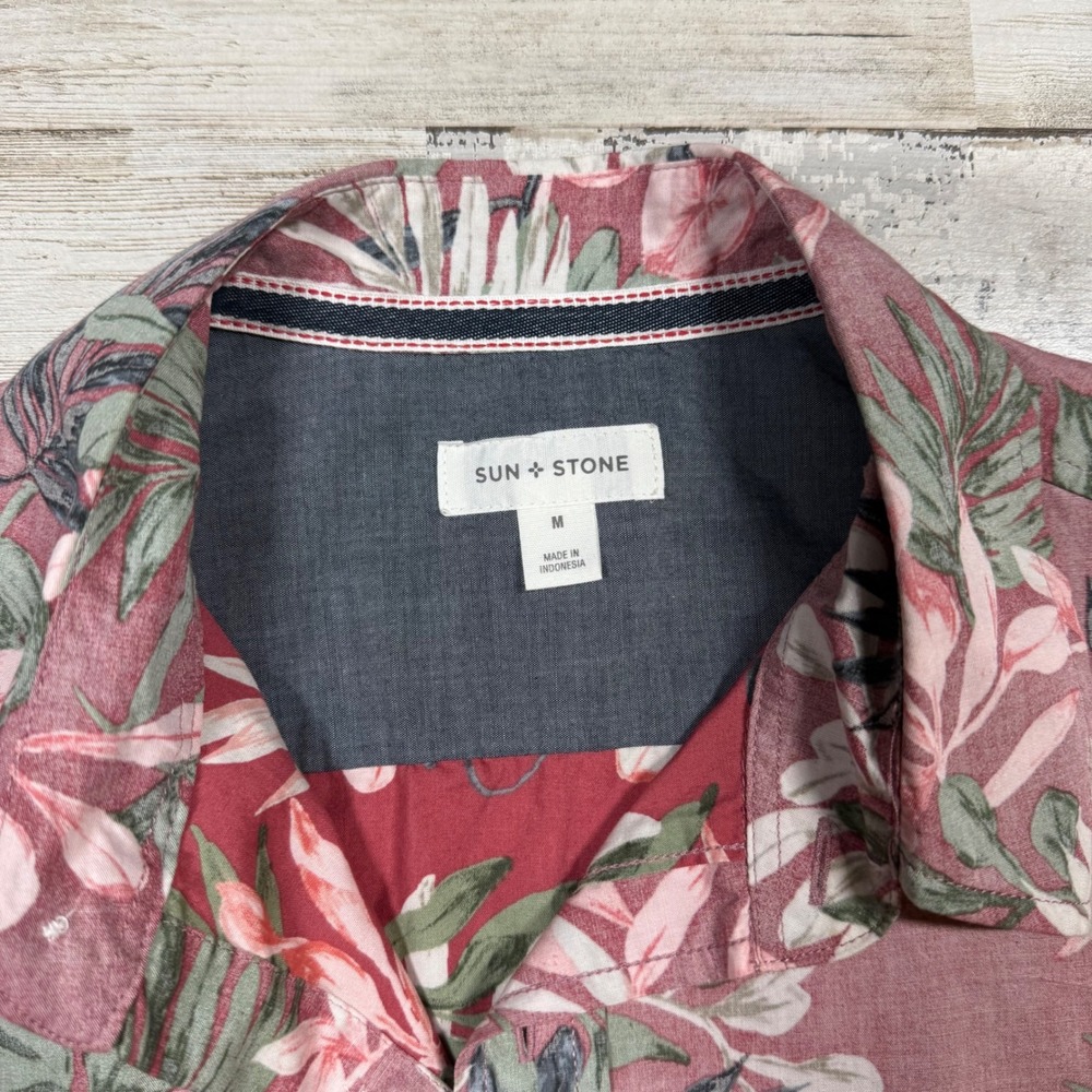 NWOT SUN + STONE Men's Short Sleeve Button Up Shirt Tropical Leaf Print Size M - Picture 3 of 8